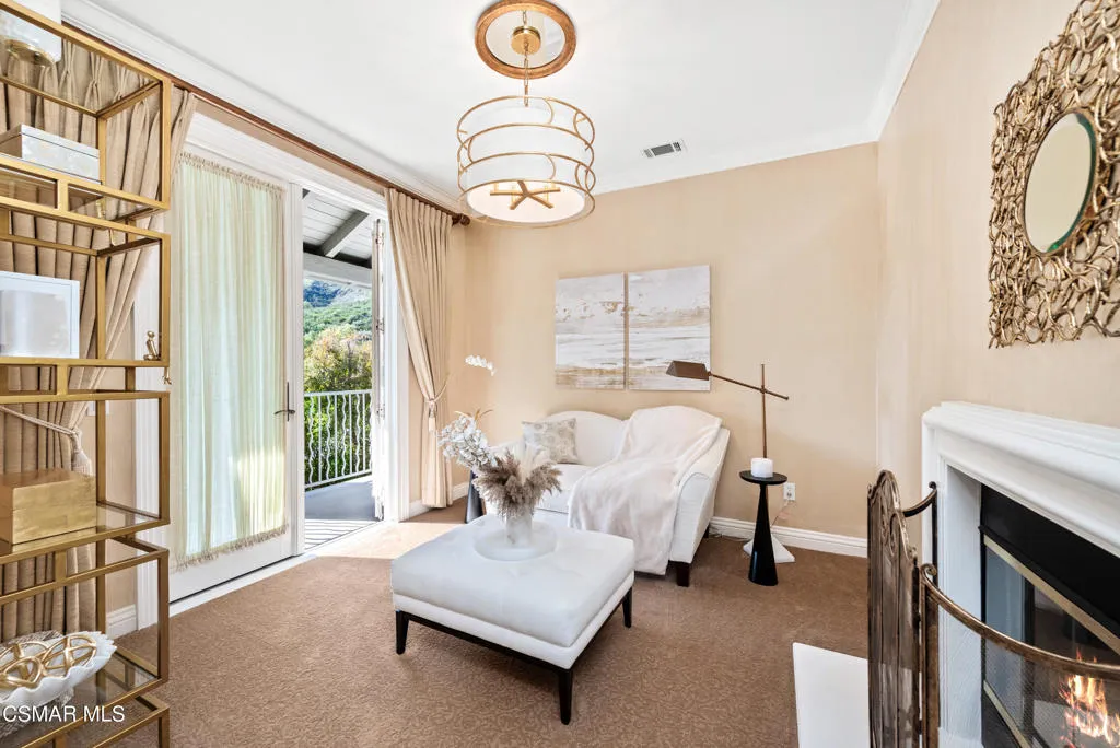 1008 N Country Club Drive, Simi Valley, California 93065 home-pic-13